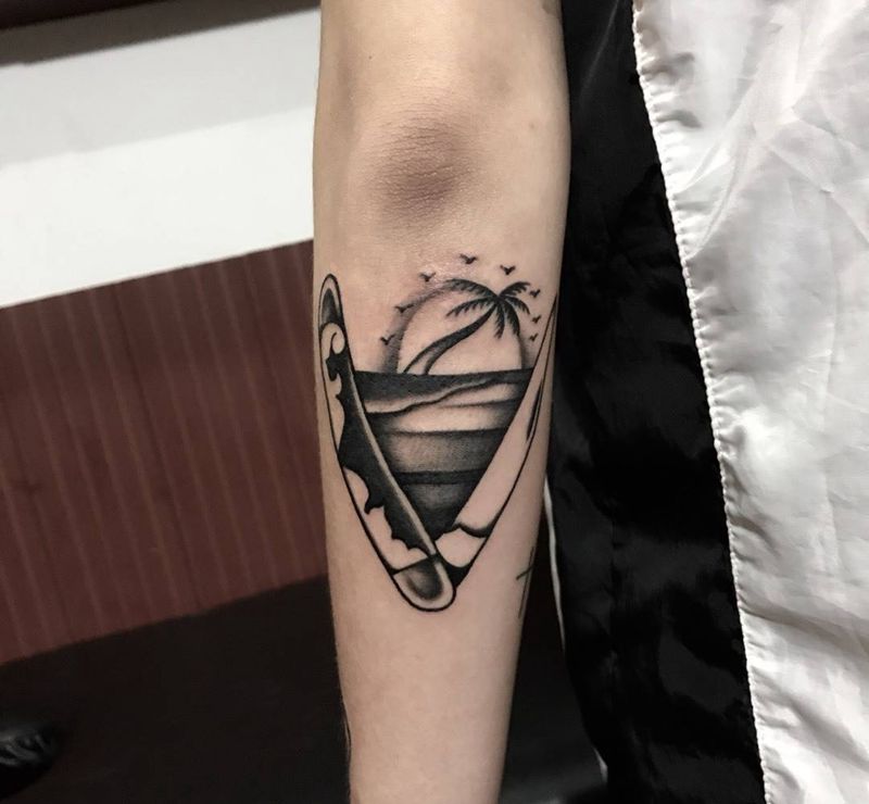 小刀纹身图片_成品手部手臂欧美写实清新植物静物呀呀刺青纹身图案