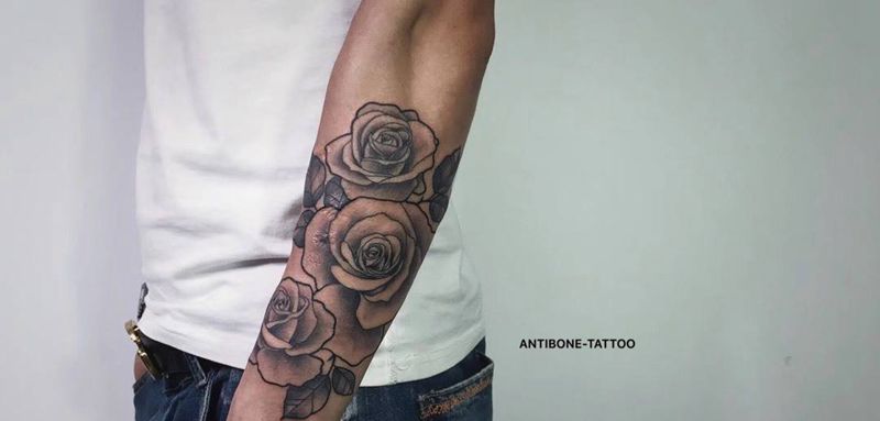 # 玫瑰#纹身图片_手臂老传统欧美写实玫瑰纹身图案