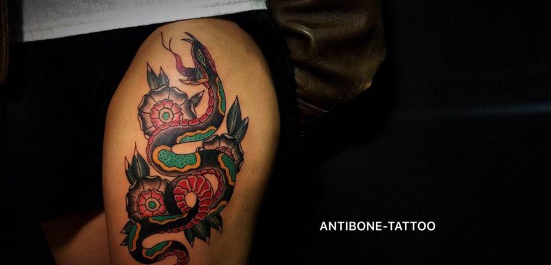 # old school 蛇#纹身图片_成品腿部欧美反骨刺青培训纹身图案