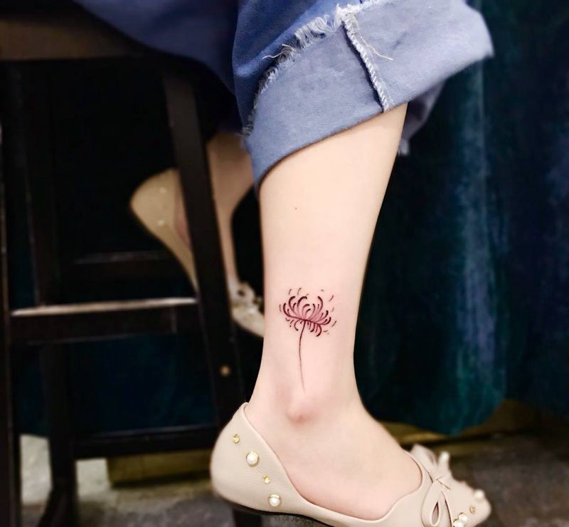 彼岸花纹身图片_成品腿部脚部清新植物纹身图案