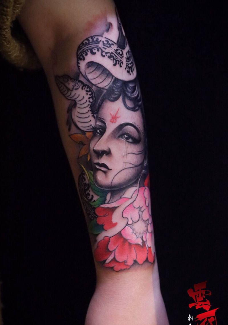 青蛇，半成品纹身图片_手臂新传统纹身图案