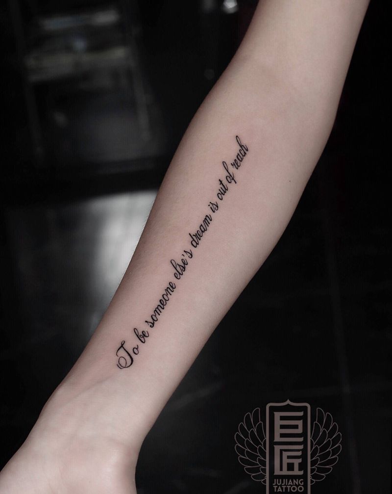 文字纹身图片_手臂花体字纹身图案