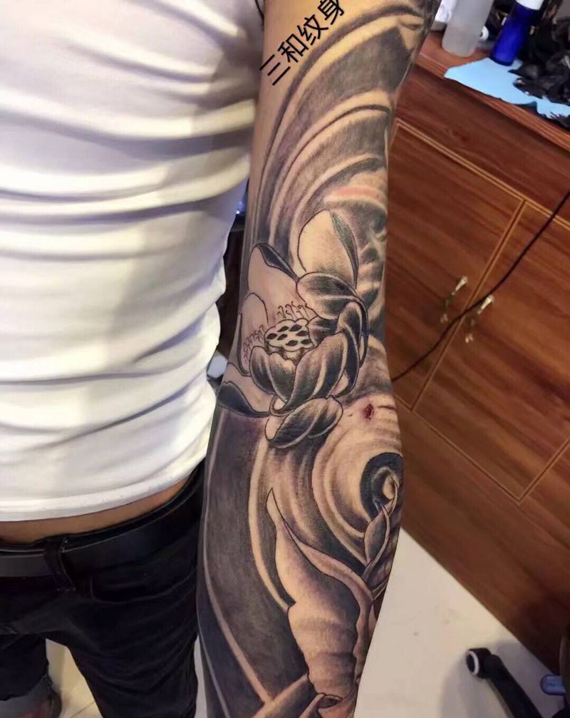 修改 添加花臂纹身图片_手臂新传统老传统纹身图案