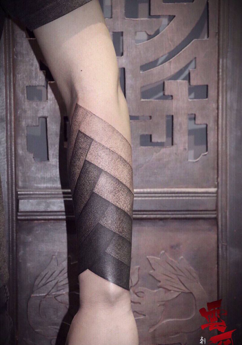 色阶纹身图片_手臂点刺纹身图案