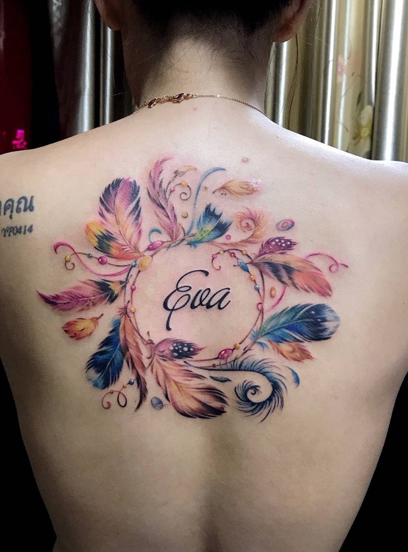 羽毛纹身图片_成品背部清新纹身图案