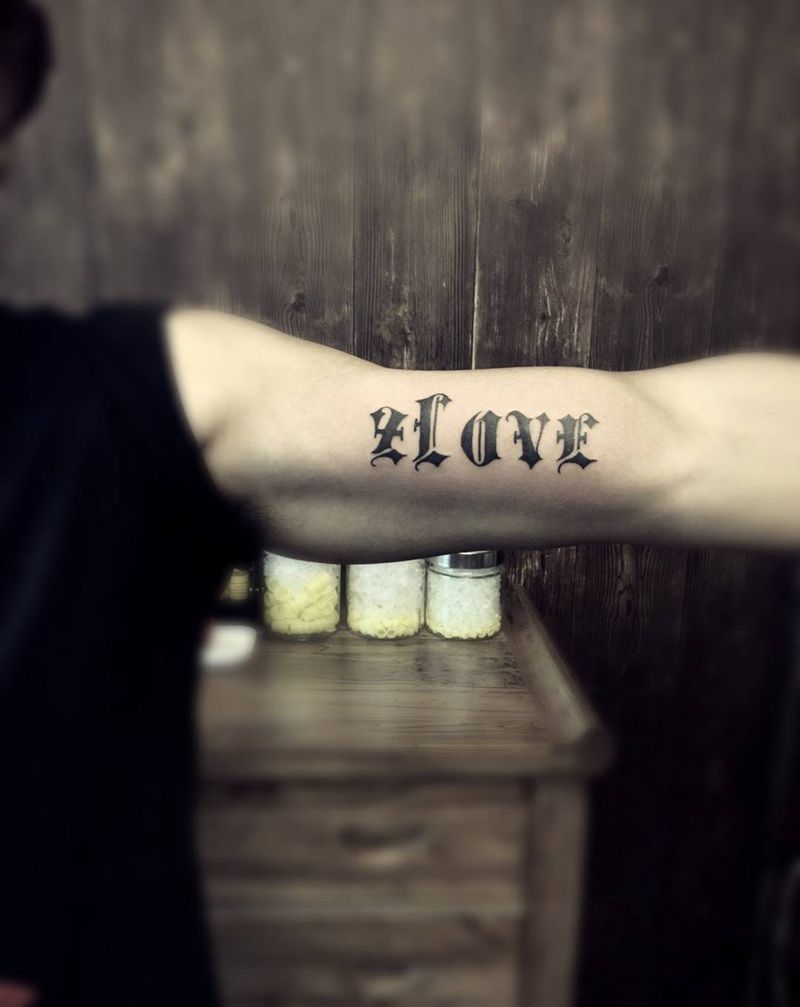 哥特体字母纹身图片_成品手臂欧美字符原创纹身图案