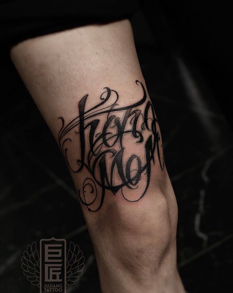 奇卡诺纹身纹身图片_腿部花体字纹身图案