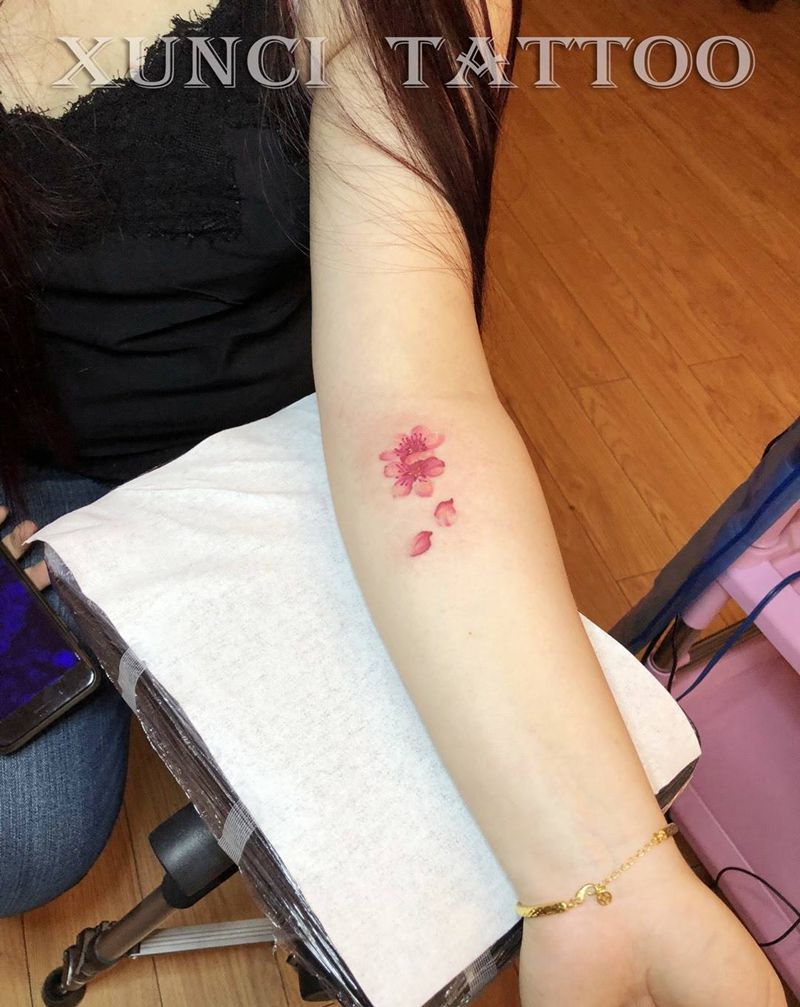 桃花朵朵开纹身图片_成品手臂欧美清新国画贴纸植物原创纹身图案