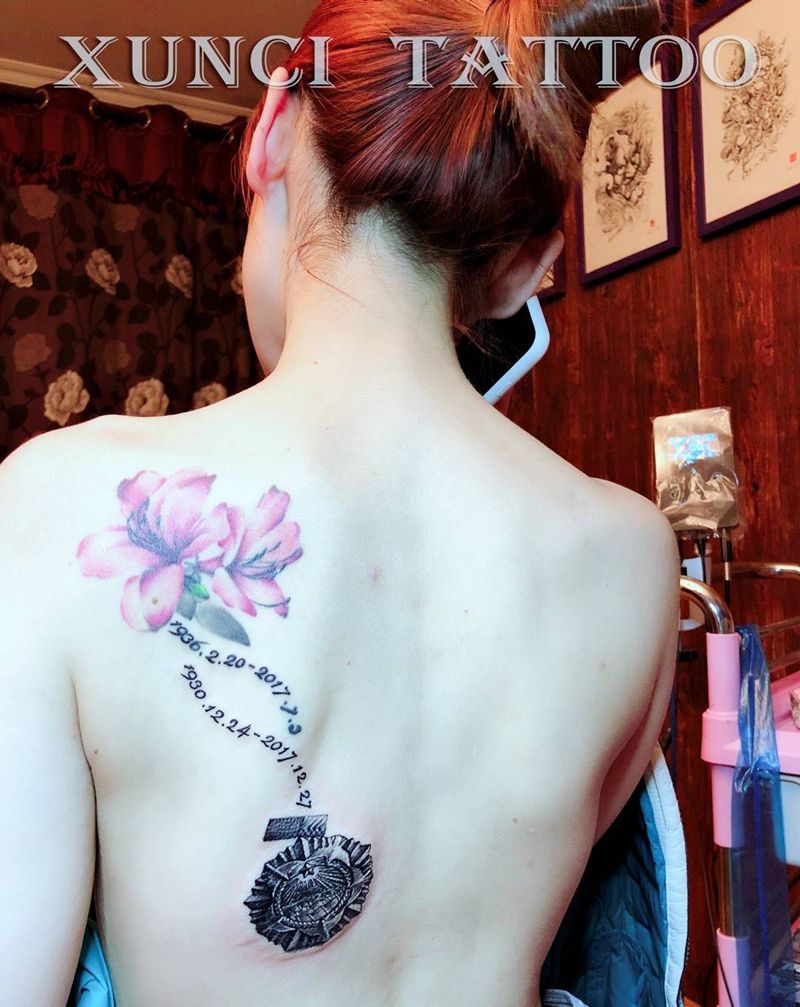 勋章纹身图片_成品手稿肩部手臂背部传统欧美写实几何原创纹身图案