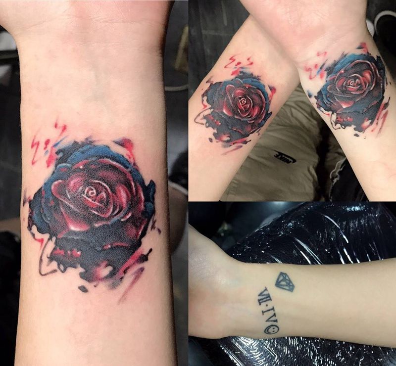 攻瑰纹身图片_成品手臂手部欧美情侣植物纹身图案