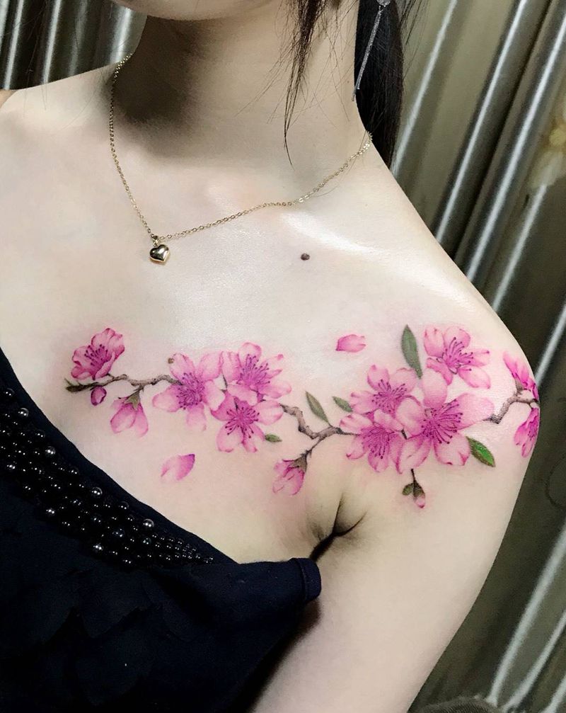 桃花纹身图片_成品肩部胸部传统清新植物纹身图案