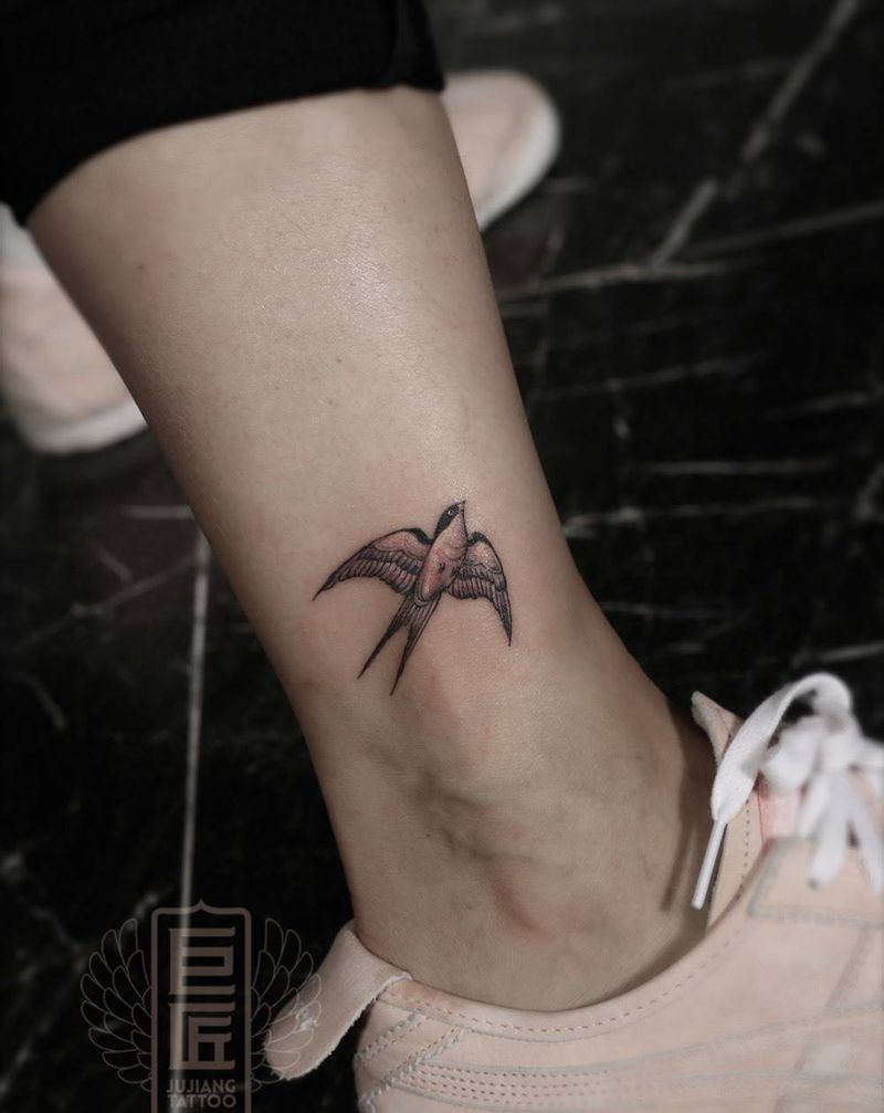 小燕子纹身图片_腿部新传统纹身图案