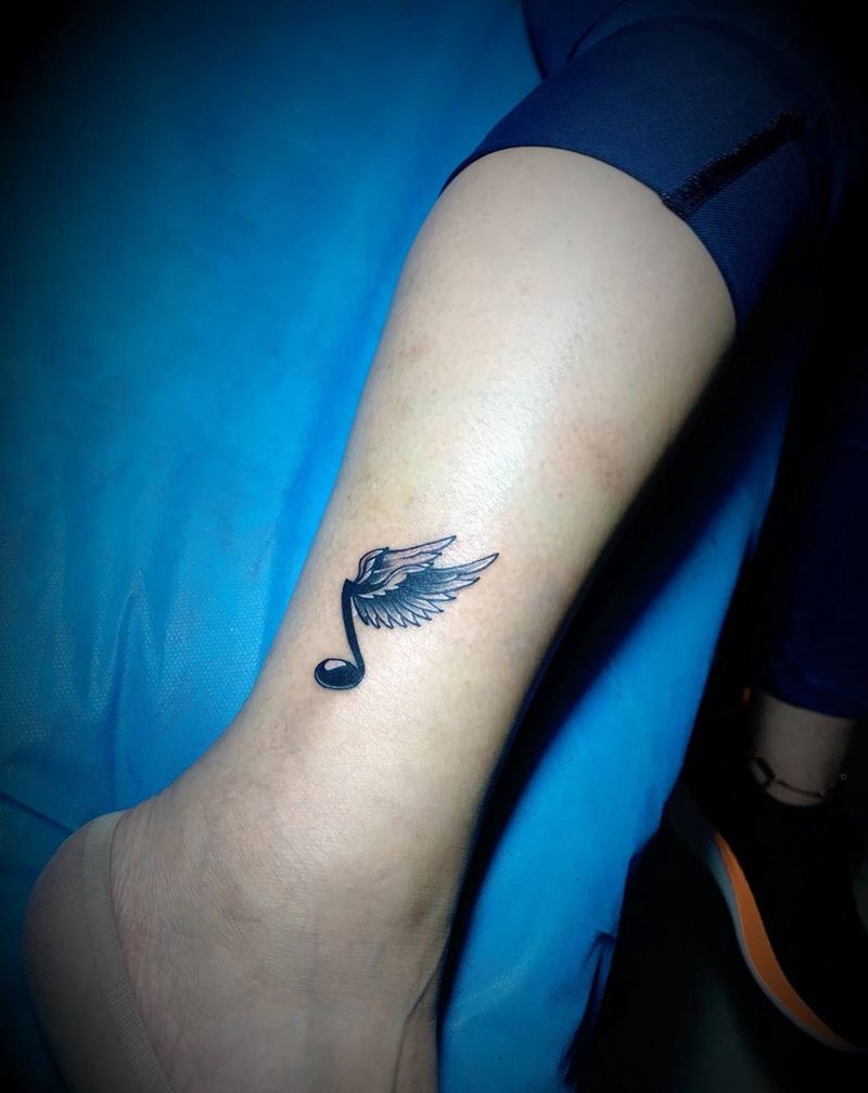 翅膀纹身图片