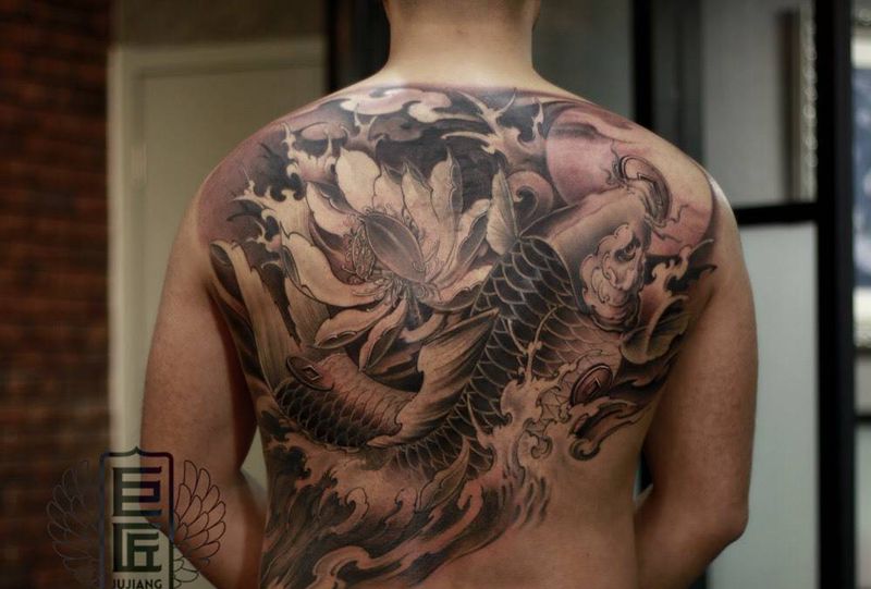 半背锦鲤（遮盖作品）纹身图片