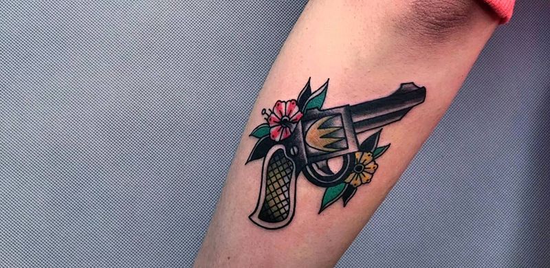 #old school#手枪纹身图片_手臂纹身图案