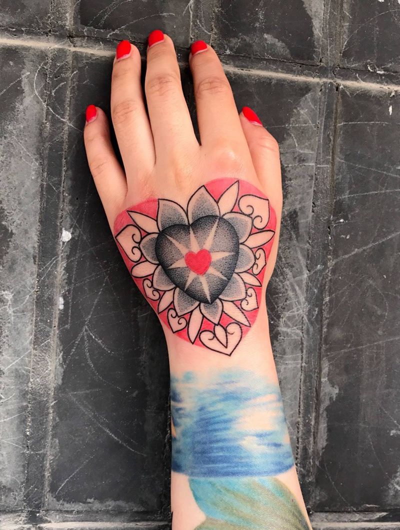 点刺纹身图片_成品手部欧美几何纹身图案