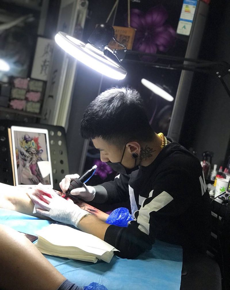 工作照纹身图片