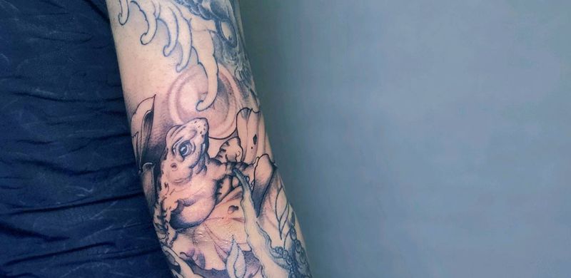 青蛙 荷花纹身图片_手臂纹身图案