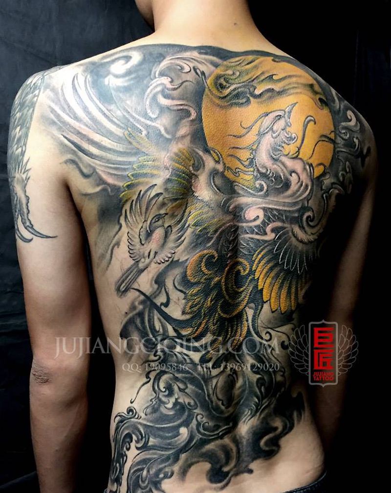 满背凤凰纹身图片_成品背部传统动物纹身图案