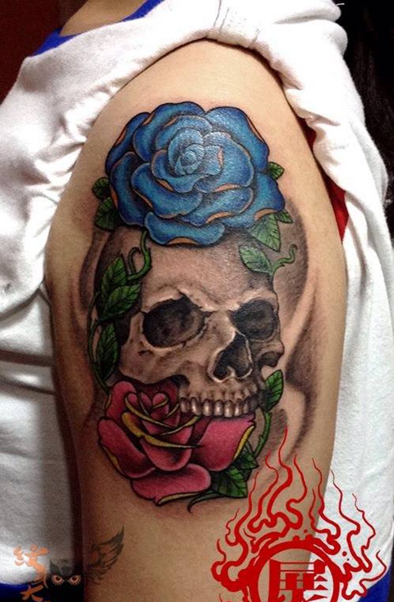 骷髅与花纹身图片