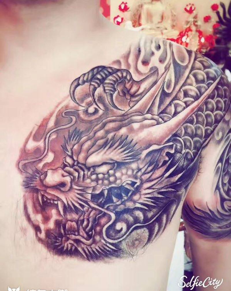 半胛龙纹身图片