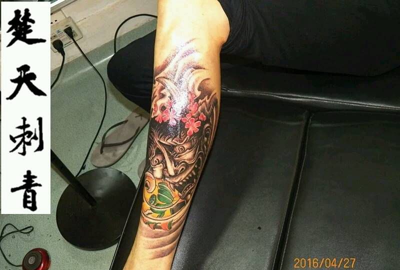 小腿半诺纹身图片