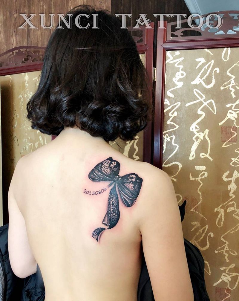 蕾丝蝴蝶结纹身图片_成品肩部背部传统写实欧美贴纸静物几何纹身图案