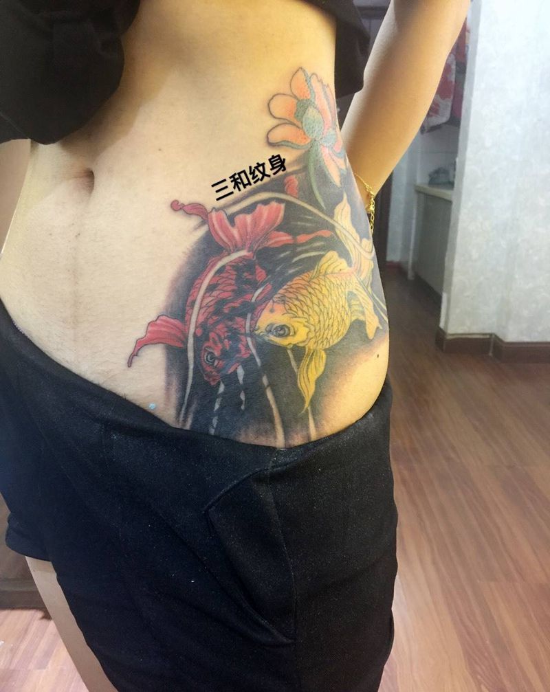 遮盖胯骨图腾纹身图片