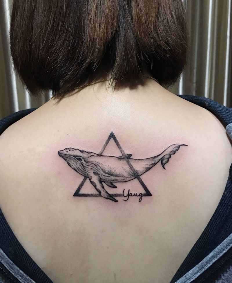 鲸鱼纹身图片_成品背部欧美动物纹身图案