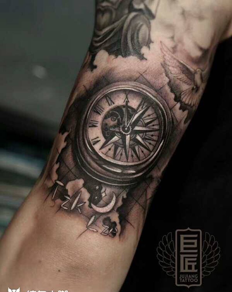 指南针纹身图片_手臂欧美写实纹身图案