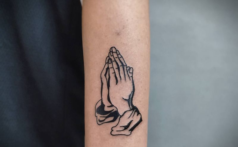 祈祷之手纹身图片_手臂纹身图案