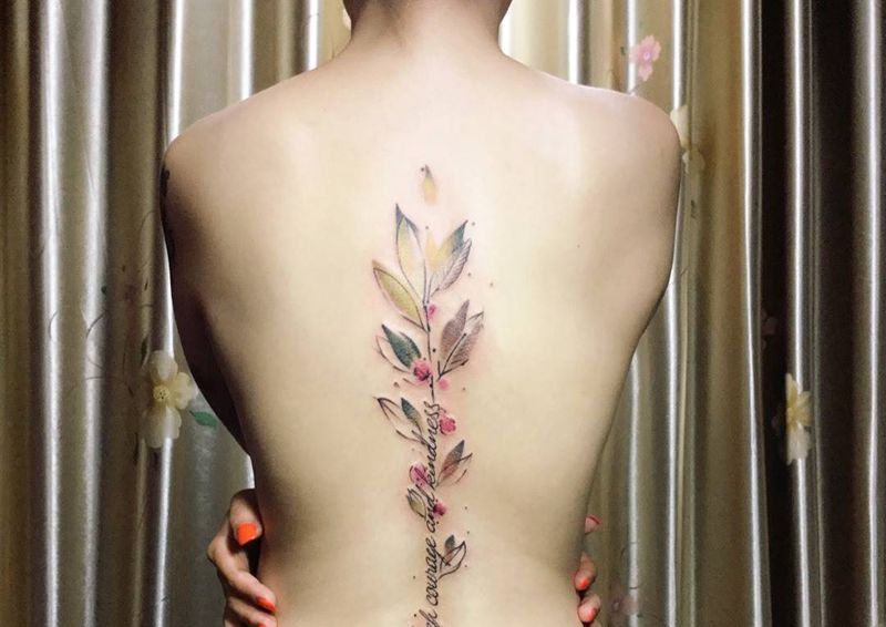 花纹身图片_成品背部欧美植物纹身图案