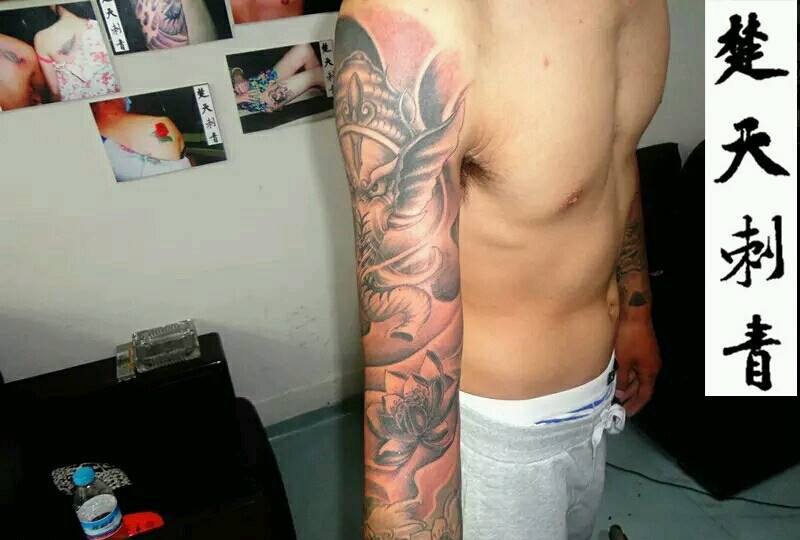 接花臂纹身图片