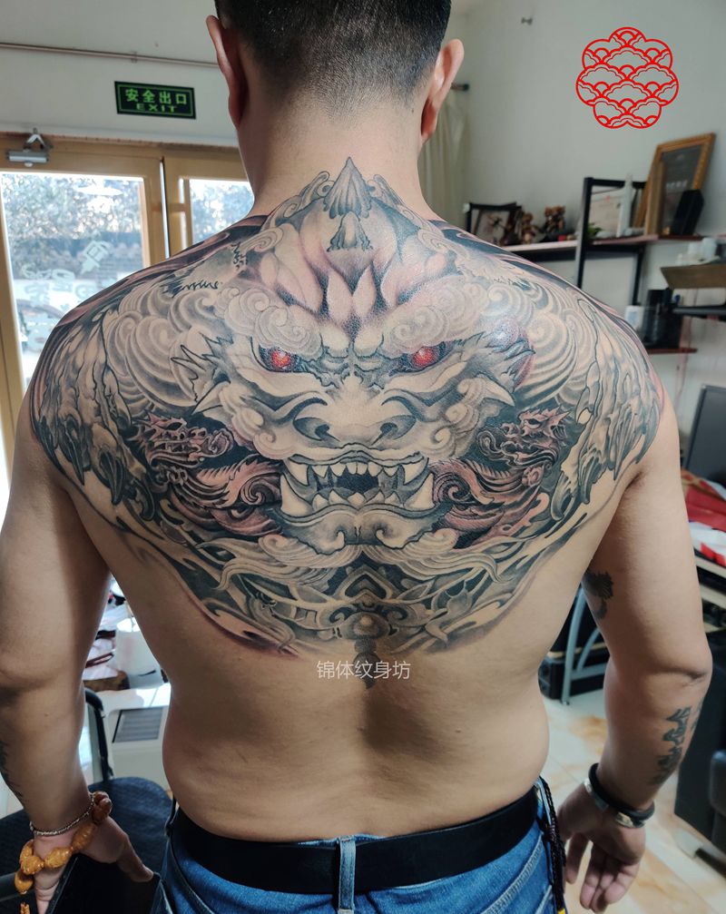 半背貔貅纹身图片_新传统纹身图案
