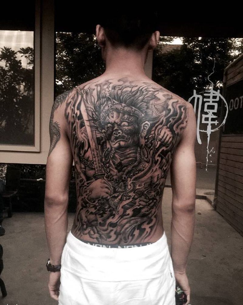 大黑天纹身图片_成品背部传统宗教纹身图案
