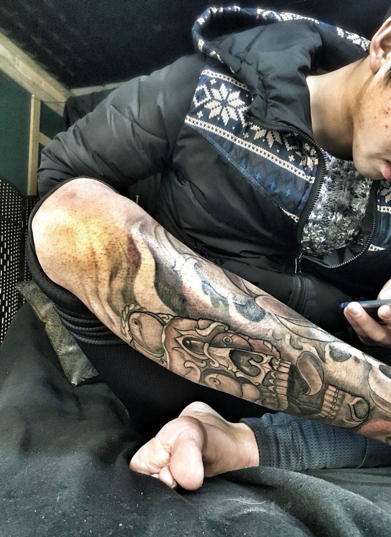 嘎巴拉荷花包小图纹身图片_成品原创传统手臂腰部背部腿部胸部肩部脚部纹身图案