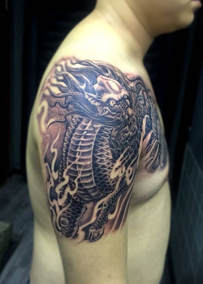 瀚海麒麟纹身图片_胸部传统宗教成品纹身图案