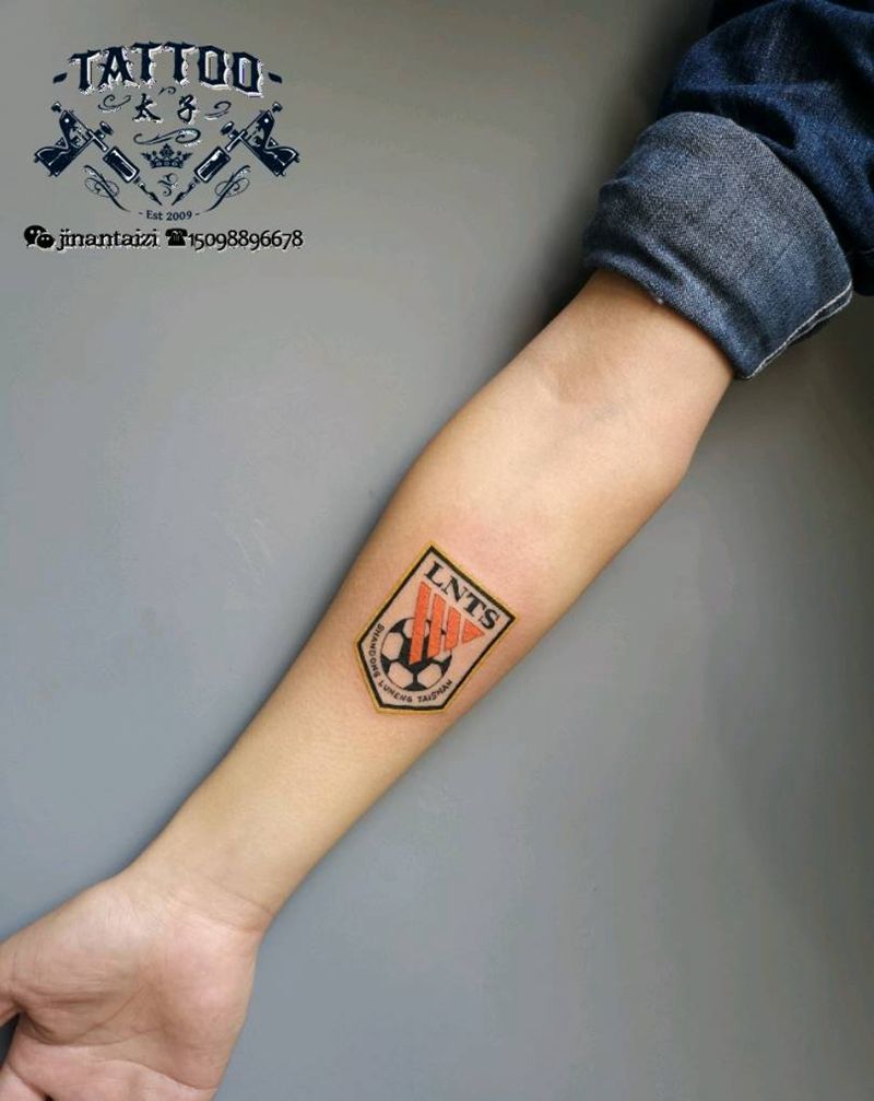 鲁能泰山纹身图片_手部手臂几何New School纹身图案