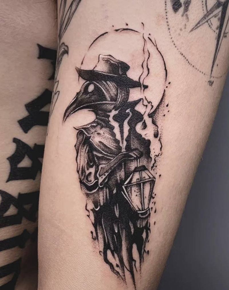 鸟嘴医生纹身图片_手臂点刺鸟嘴医生暗黑纹身图案