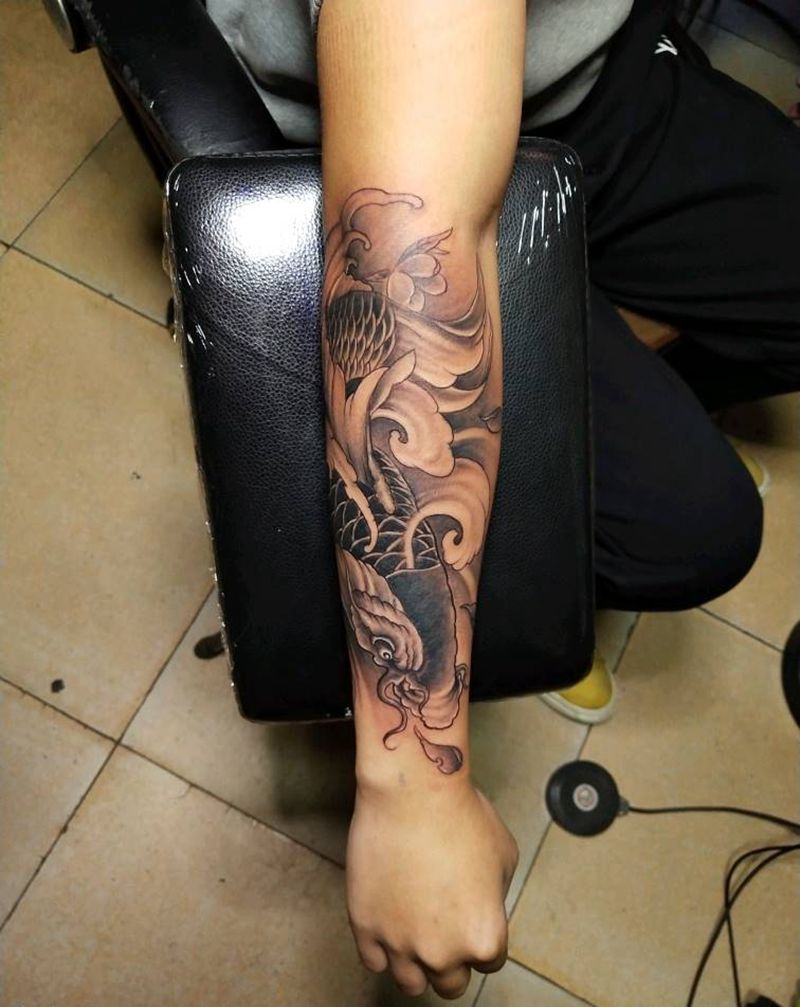 鲤鱼纹身图片_手臂新传统纹身图案