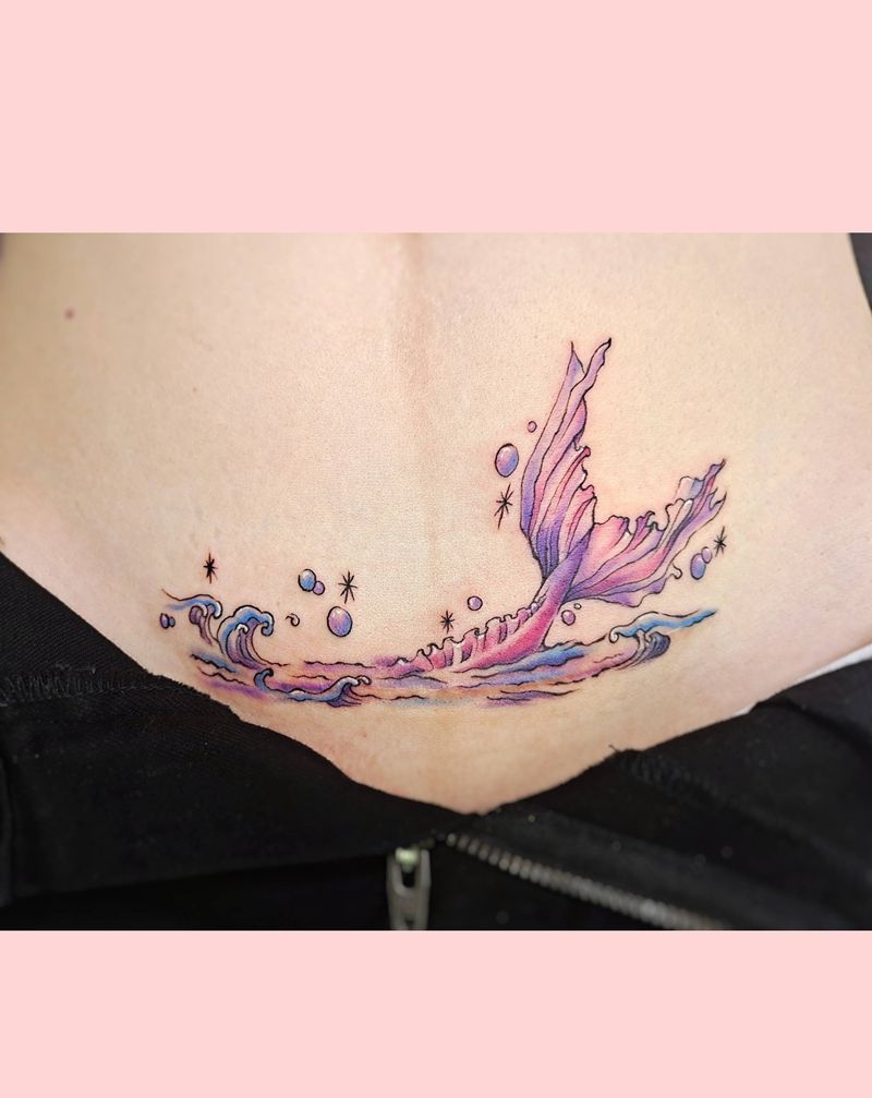 美人鱼尾巴纹身图片_腹部水彩美人鱼遮盖纹身图案