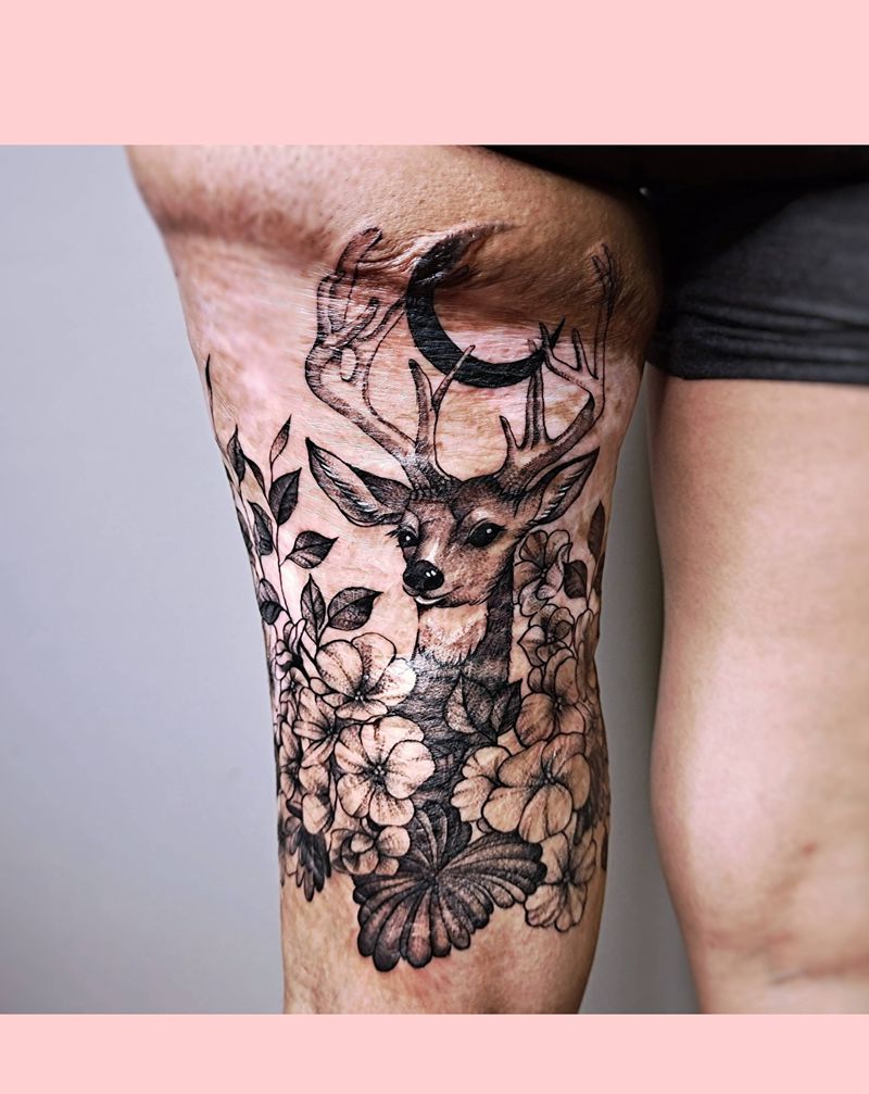 鹿与花纹身图片_腿部遮盖鹿素花纹身图案
