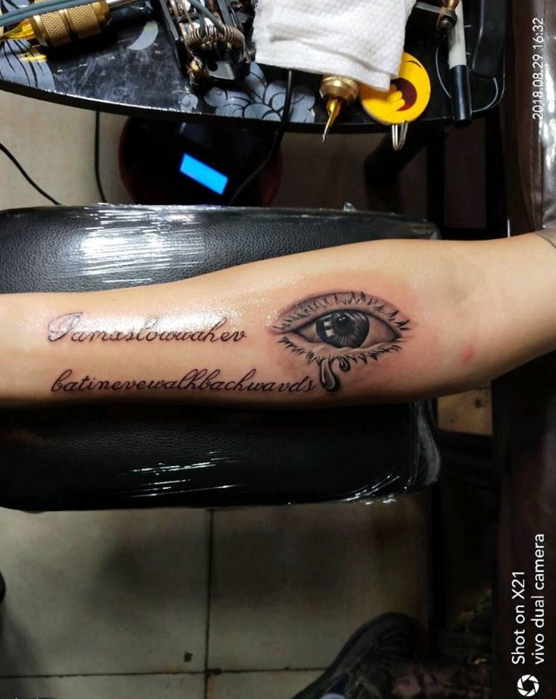 眼睛纹身图片
