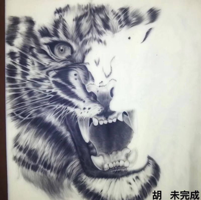 一些未完成纹身图片_背部腿部欧美写实纹身图案