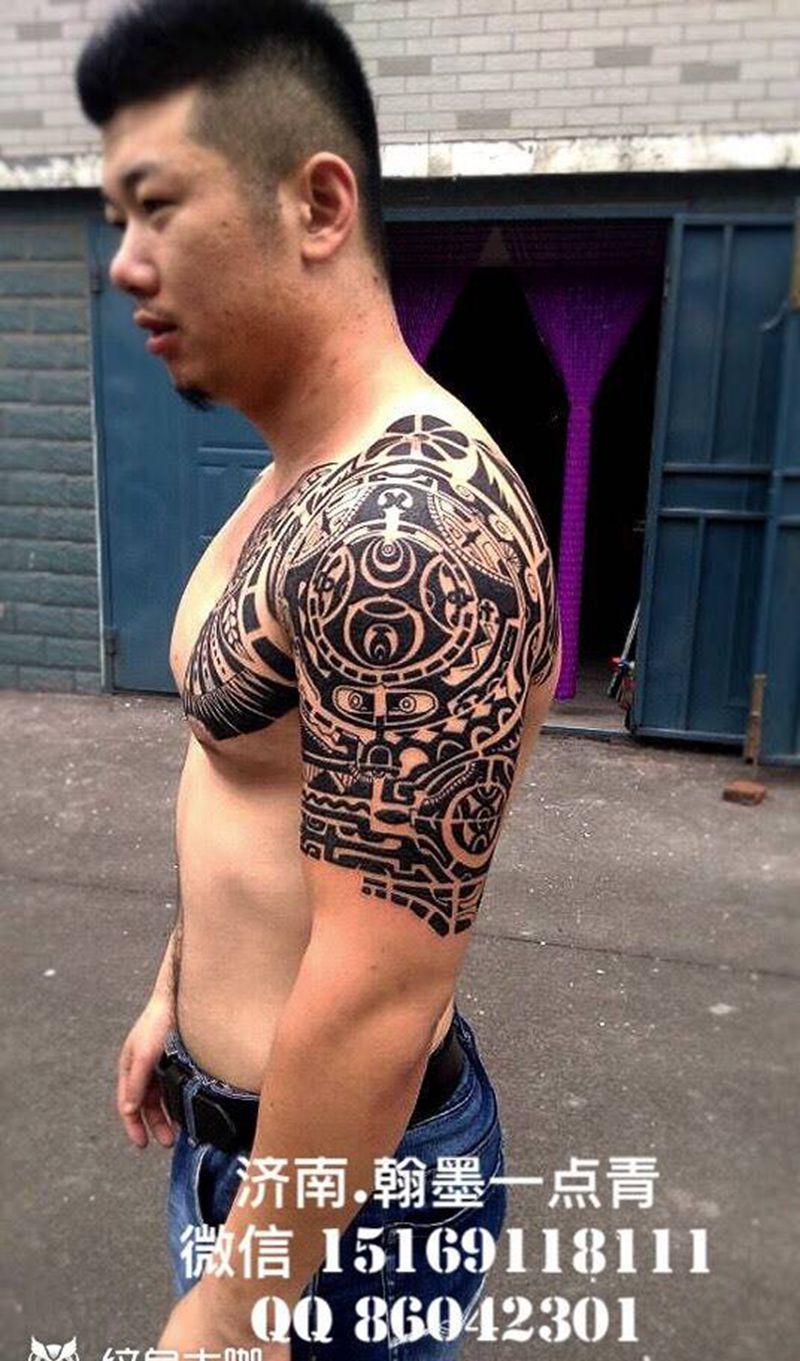 玛雅图腾纹身图片_胸部手臂欧美几何纹身图案