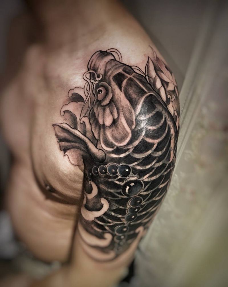 大臂鲤鱼遮盖纹身图片_原创传统成品手臂腿部背部纹身图案