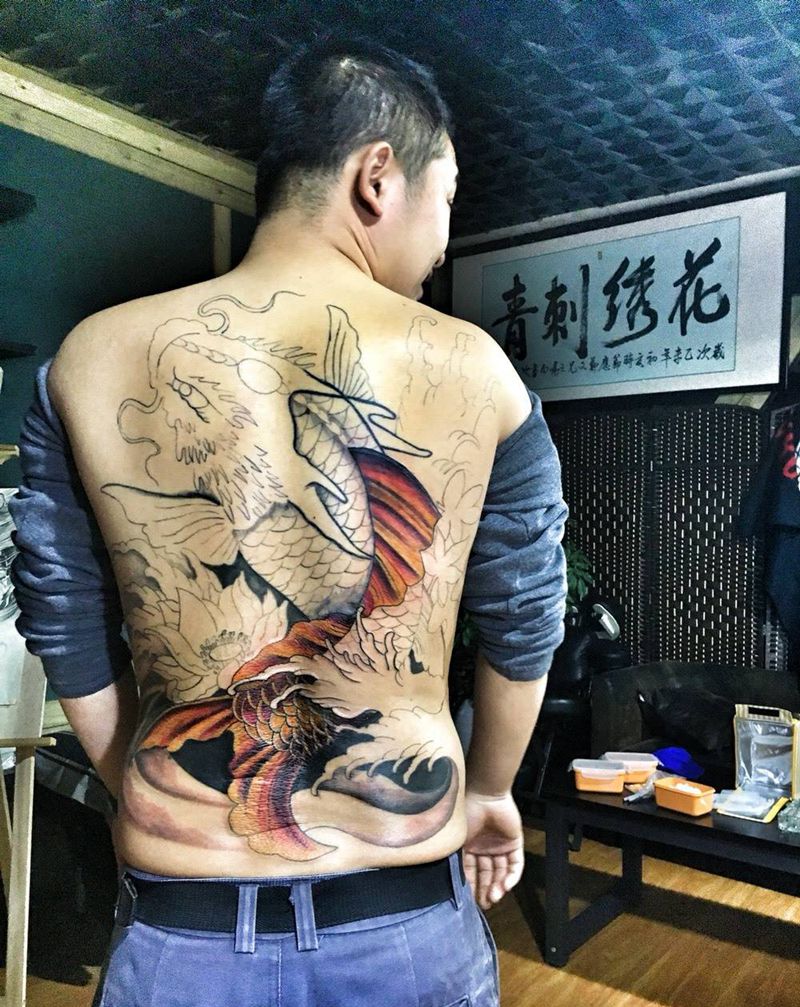 满背鱼纹身图片_成品背部传统习俗植物原创鬼神宗教动物纹身图案