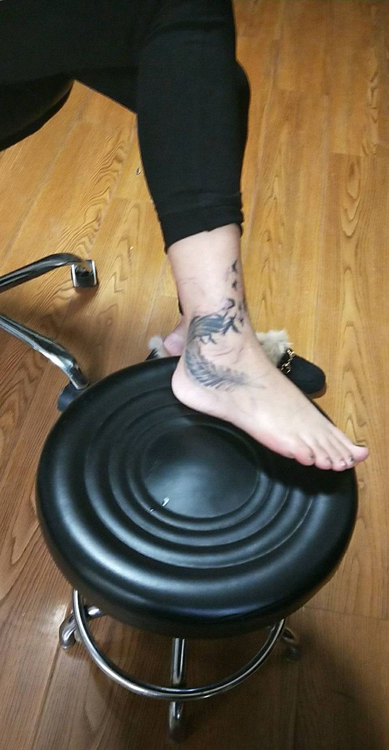 遮盖纹身图片_腿部新传统纹身图案