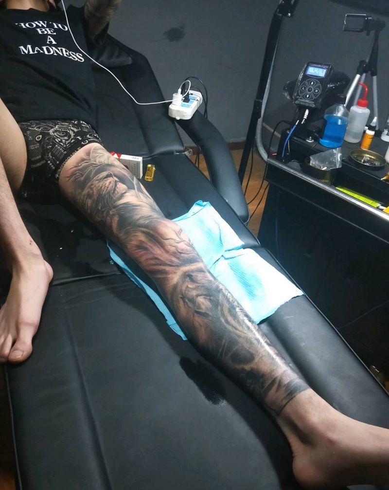 猛兽纹身图片_腿部欧美写实纹身图案