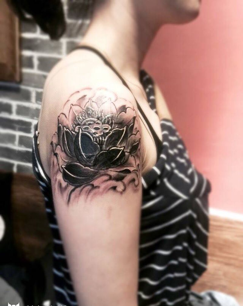 荷花纹身图片_成品手臂传统纹身图案